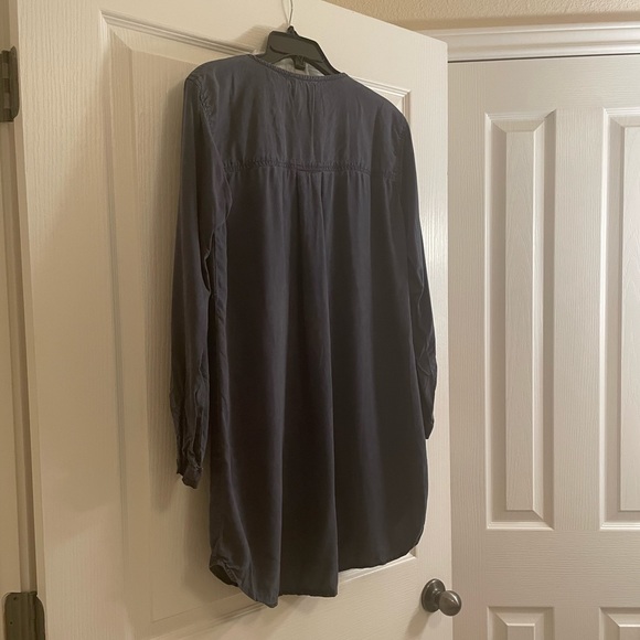 BELLA DAHL Navy Blue Dress with Lace Up Detail and Roll Up Sleeves - Picture 8 of 11